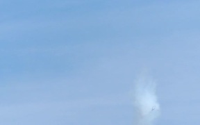 Slow Motion Stunt Plane - Fun - VIDEOTIME.COM