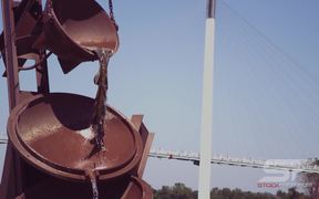 Monument to Labor Sculptor in Slow Motion - Fun - VIDEOTIME.COM