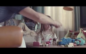 Citroën Commercial: The Sleeping Supporter - Commercials - VIDEOTIME.COM