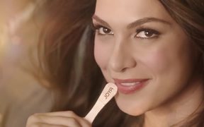 Nestle Commercial: The Hottest Ice Cream Ever - Commercials - VIDEOTIME.COM