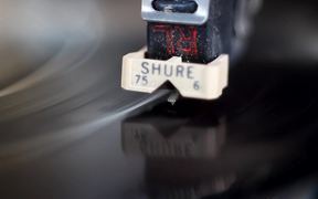 Rotating Vinyl Record Player Needle Close Up - Tech - VIDEOTIME.COM