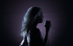 Singing Girl - Fun - VIDEOTIME.COM