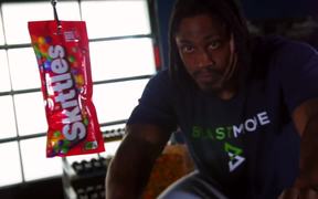 Skittles Commercial: Marshawn Lynch Gears Up - Commercials - VIDEOTIME.COM