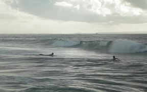 Surfers - Sports - VIDEOTIME.COM