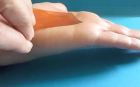A touch screen rolls up by body heat - Tech - VIDEOTIME.COM