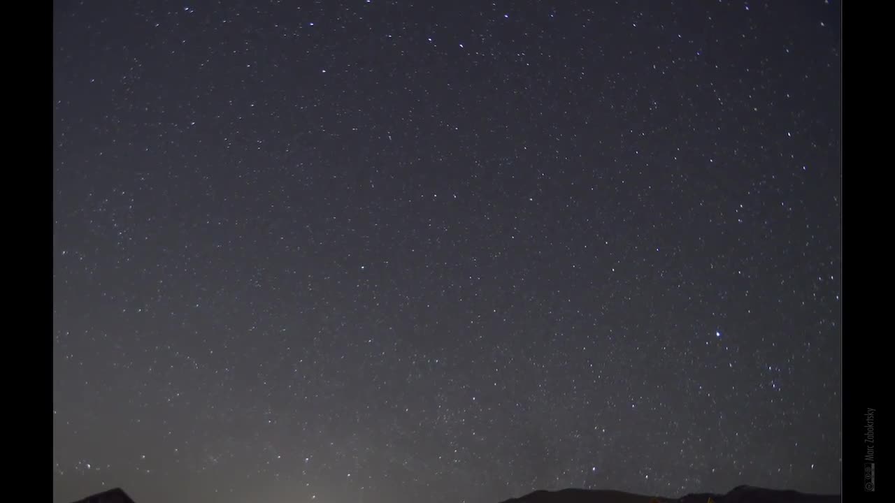 Lyrid Meteor Shower in Time Lapse