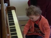 Child Playing the Piano - Kids - Y8.COM
