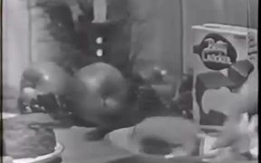Betty Crocker Gingerbread Mix (1956) - Commercials - VIDEOTIME.COM