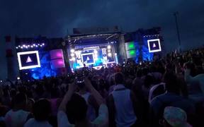 Performance of Electronic Duet Showtek - Music - VIDEOTIME.COM