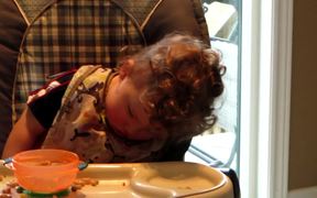 Eat or Sleep - Kids - VIDEOTIME.COM