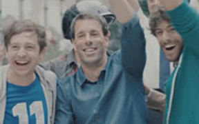 Heineken Commercial: Ruud Takes a Bus - Commercials - VIDEOTIME.COM