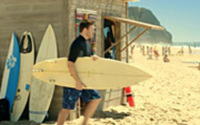 Expedia Commercial: Surfing - Commercials - VIDEOTIME.COM