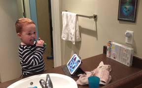 Brushing Teeth - Kids - VIDEOTIME.COM
