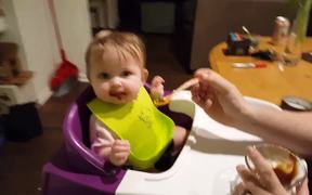 Eating Prunes - Kids - VIDEOTIME.COM