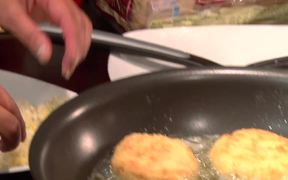 Fried Oyster & Crab Cake Sandwich - Recipe - Fun - VIDEOTIME.COM