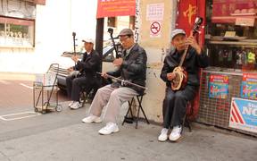 China Town Street Musicians - Fun - VIDEOTIME.COM