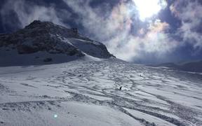 Skiing Climb-Down - Sports - VIDEOTIME.COM